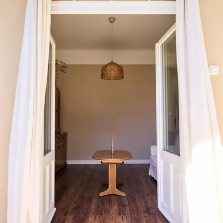 Apartment Painter's By Zoo And Congress Center