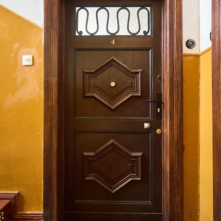 Painter's By Zoo And Congress Center Apartment