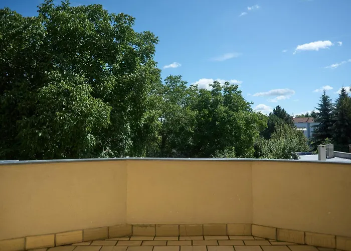 Painter's By Zoo And Congress Center